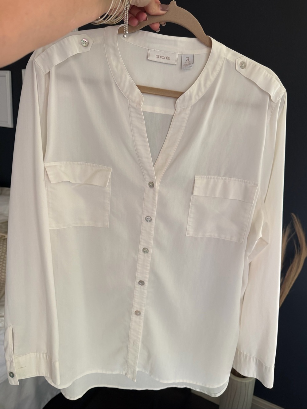 Chico’s size 3 lightweight blouse